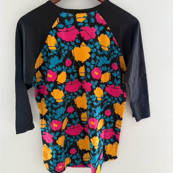 LuLaRoe Randy Raglan Sleeve Top Medium - Picture 2 of 4